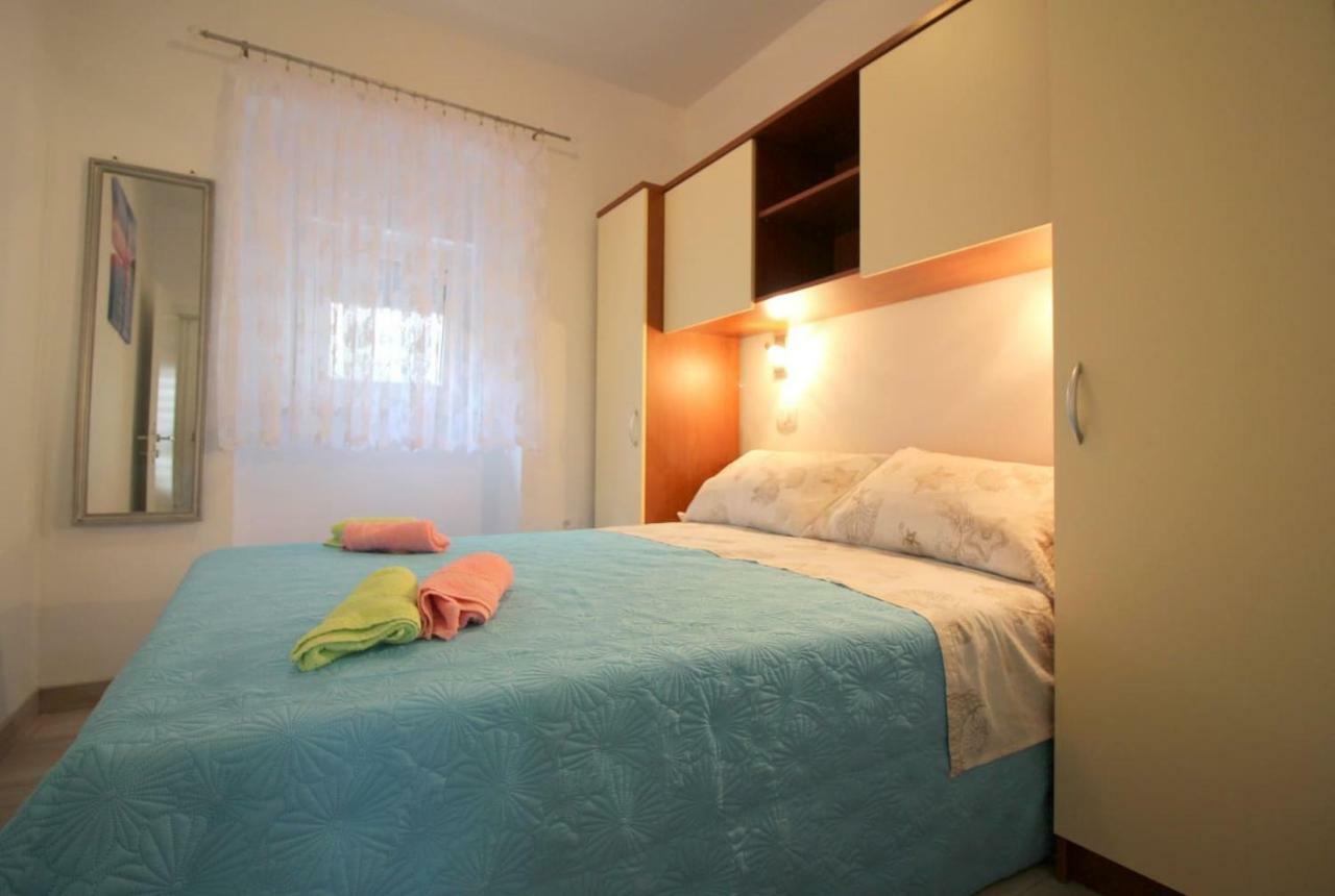 Apartment Noemi in city center Poreč Buitenkant foto
