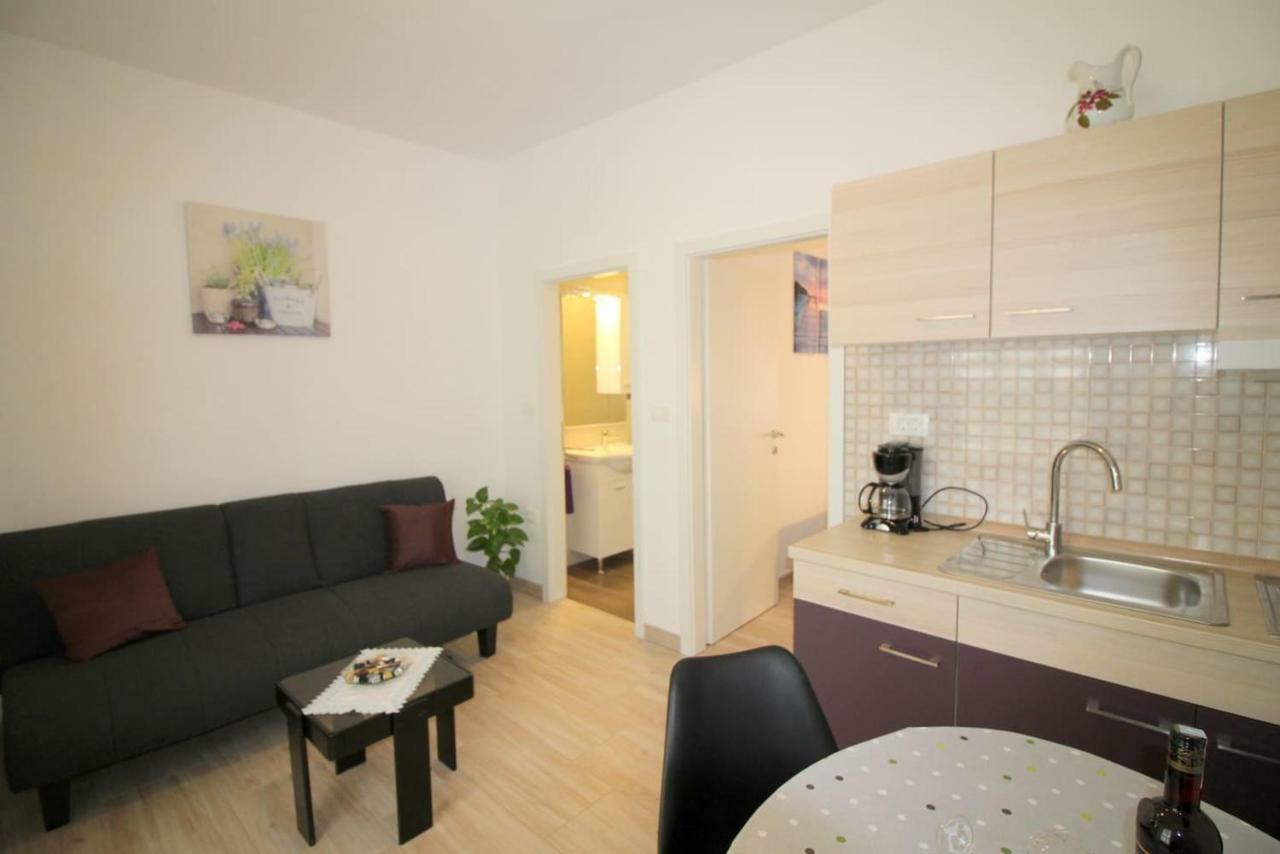 Apartment Noemi in city center Poreč Buitenkant foto