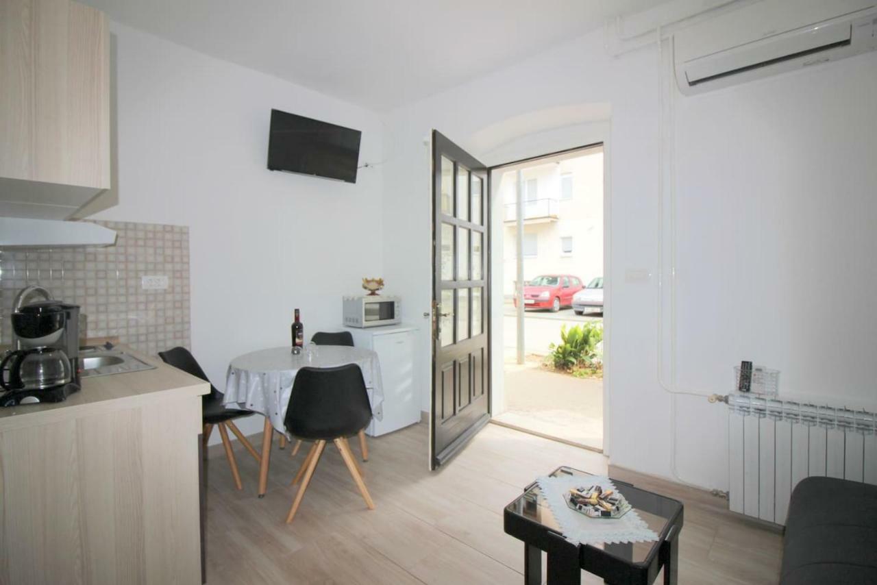Apartment Noemi in city center Poreč Buitenkant foto